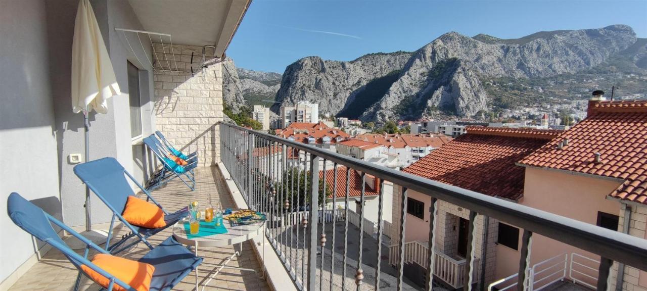 אומיס Apartment Adrian מראה חיצוני תמונה