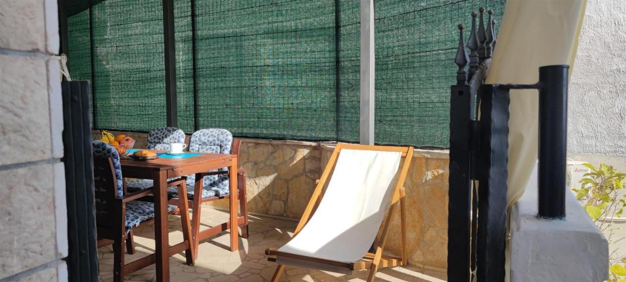 אומיס Apartment Adrian מראה חיצוני תמונה